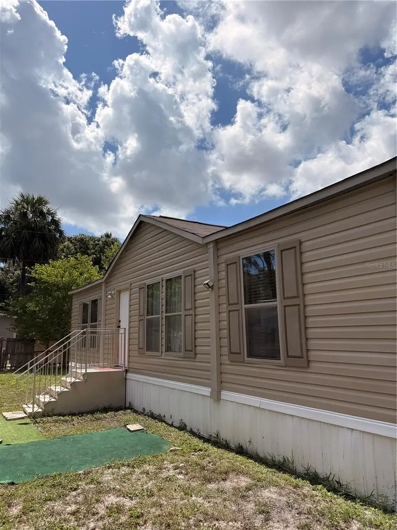 1012 Warden Ln, FL