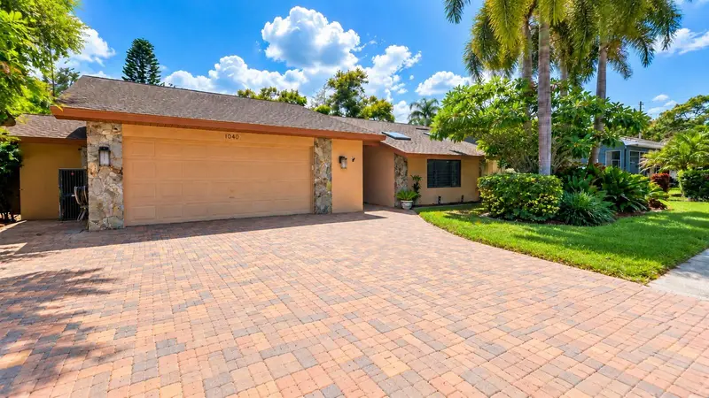 1040 Rosetree Ln, FL