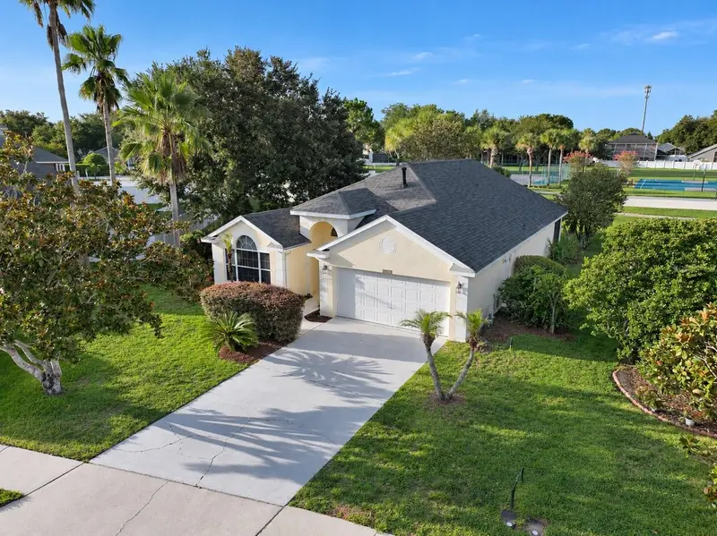 2813 Mayflower Loop, FL