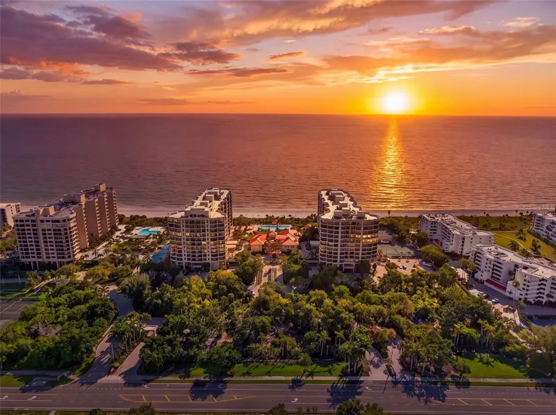 1281 Gulf Of Mexico Drive Dr #707, FL