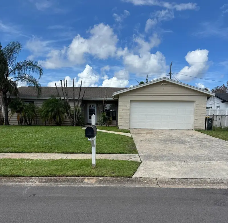 978 Nagle Dr, FL
