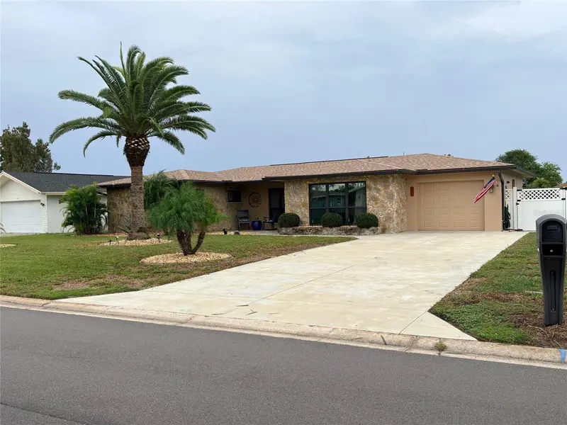 130 Annapolis Ln, FL
