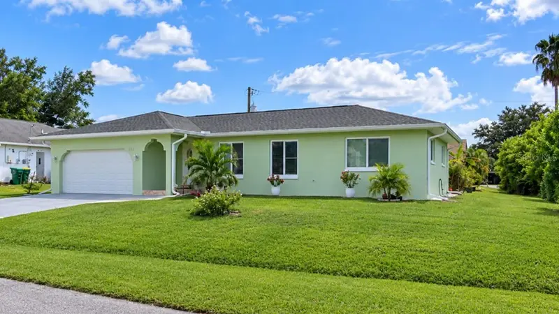 266 Warwick St Nw, FL