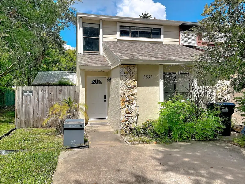 2832 Hunt Club Ln, FL