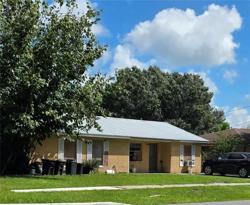 1203 Ne Hickory St, FL