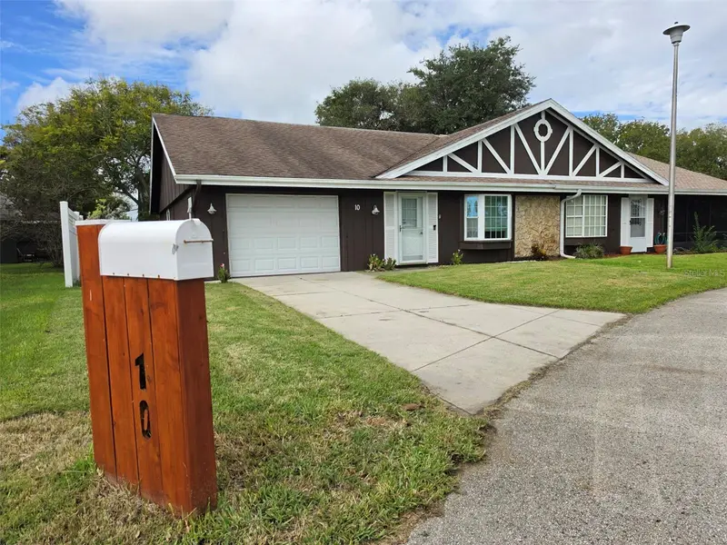 10 Eagle Ln, FL