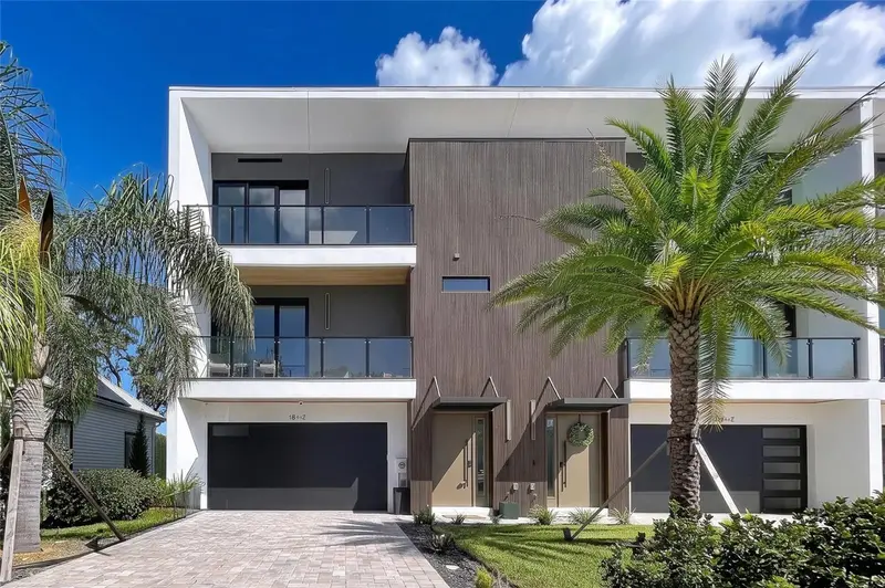 101 W Warren Ave #3, FL