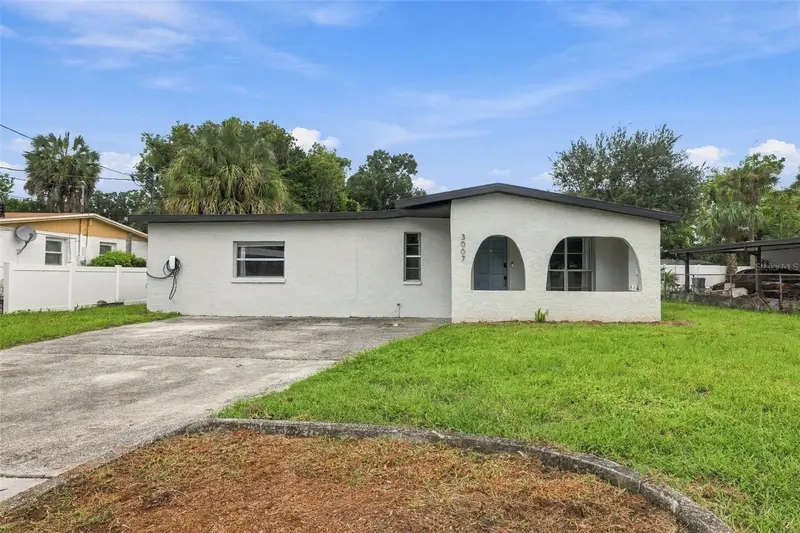 3007 N 42nd St, FL