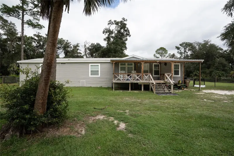 40090 County Rd 439, FL