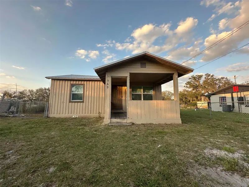 569 W Woodard St, FL