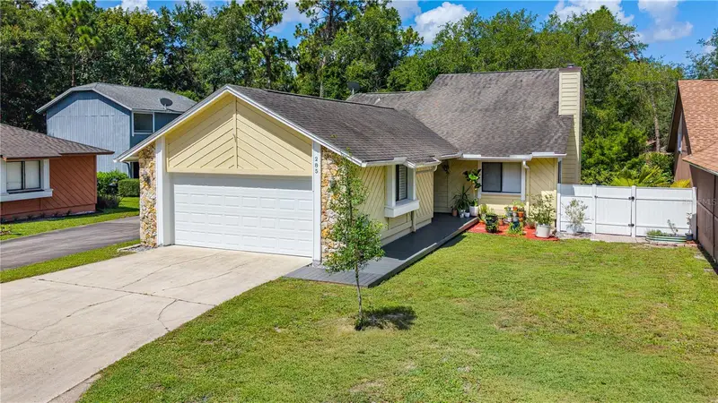 285 Bayridge Ct, FL
