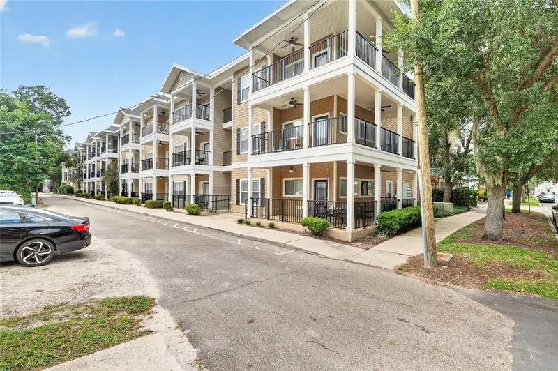 1440 Nw 3rd Pl #305, FL