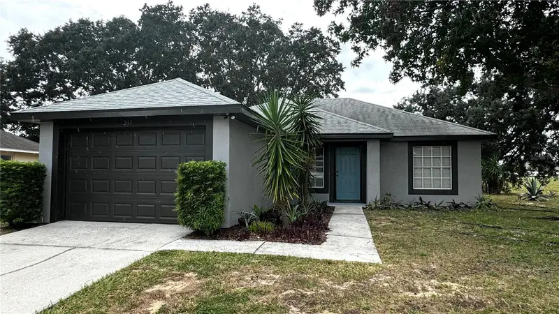 237 Walpole Loop, FL
