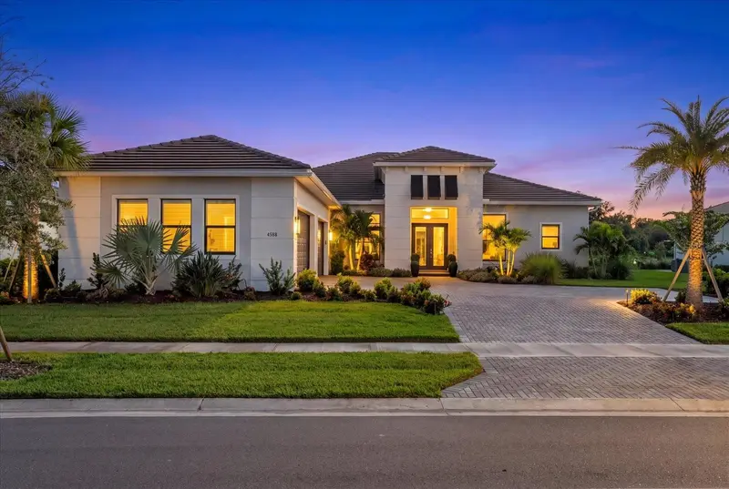 4588 Mondrian Ct, FL