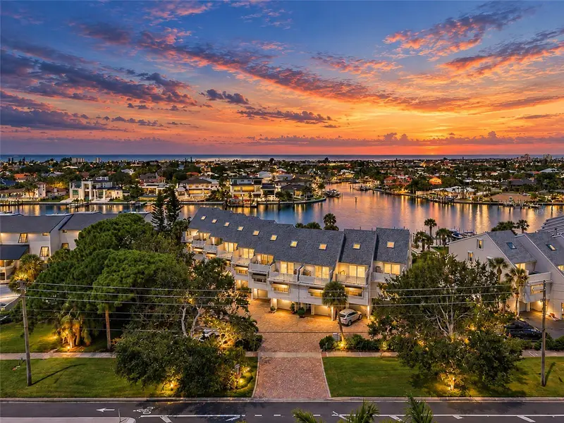 390 Pinellas Bayway S #F, FL