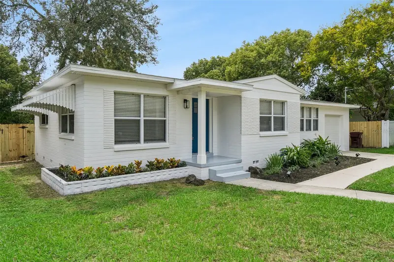 2808 E Pine St, FL