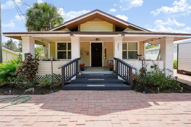 307 W Cherry St, FL