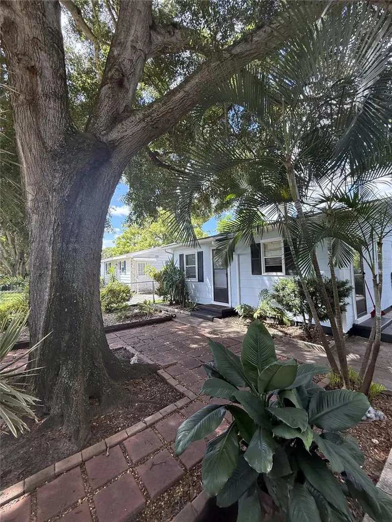 4480 Newark St N, FL