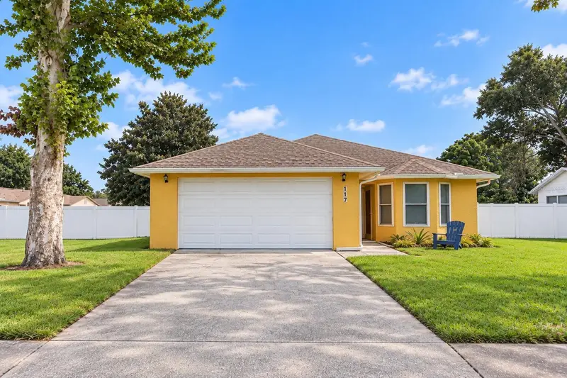 117 Rebecca Dr Ne, FL