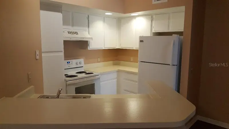 4528 Commander Dr #2038, FL
