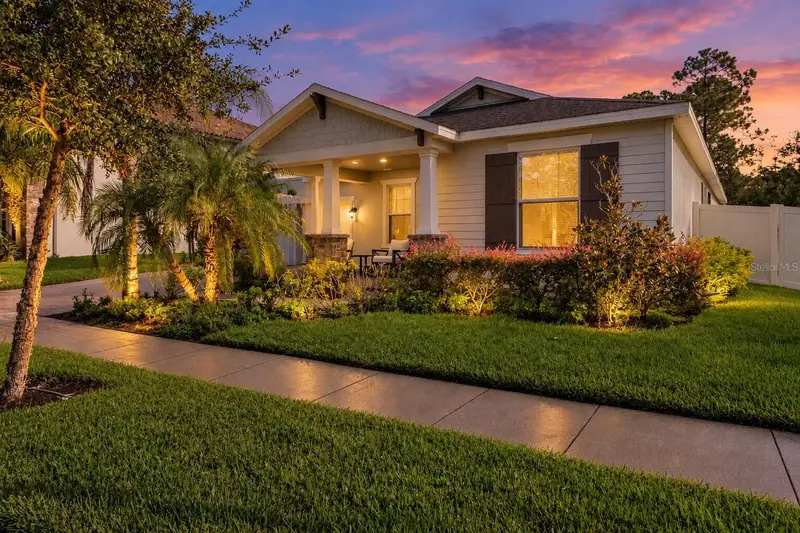 8524 Vivaro Isle Way, FL