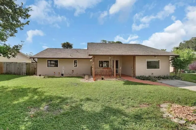 583 Cambridge Cir, FL