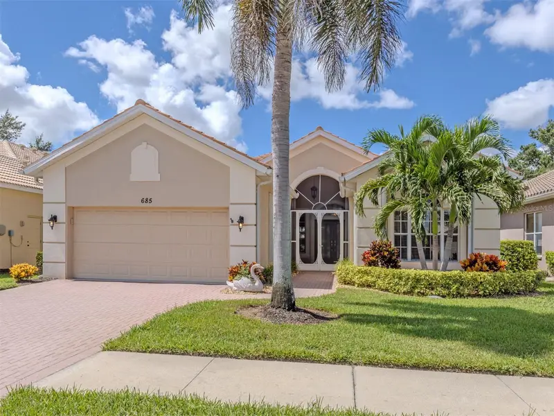 685 Misty Pine Dr, FL
