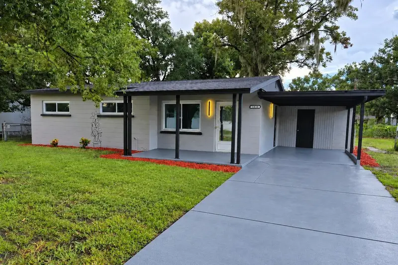 1810 E Carol Dr, FL