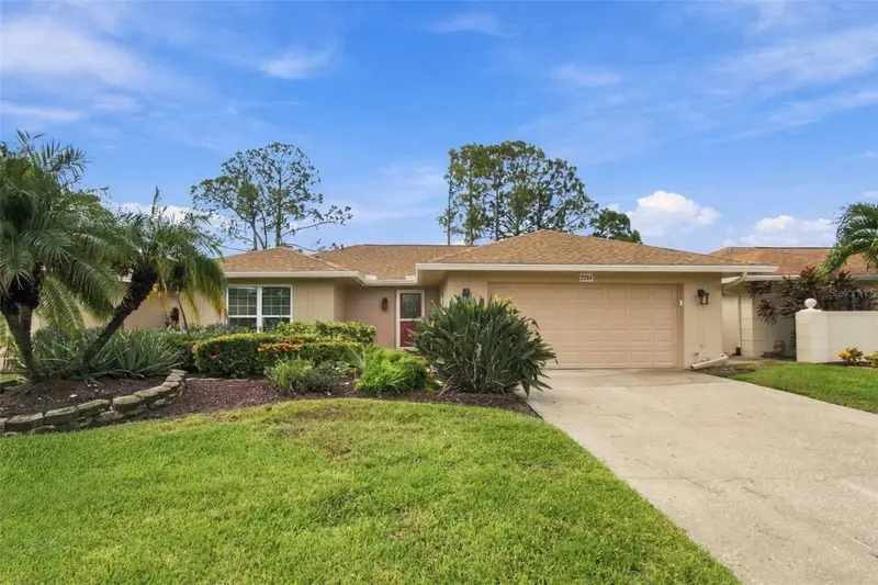 2254 Heron Cir, FL