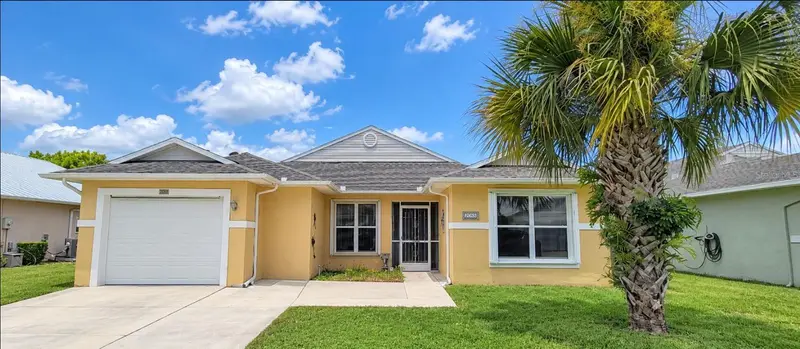 6747 Picante Cir, FL
