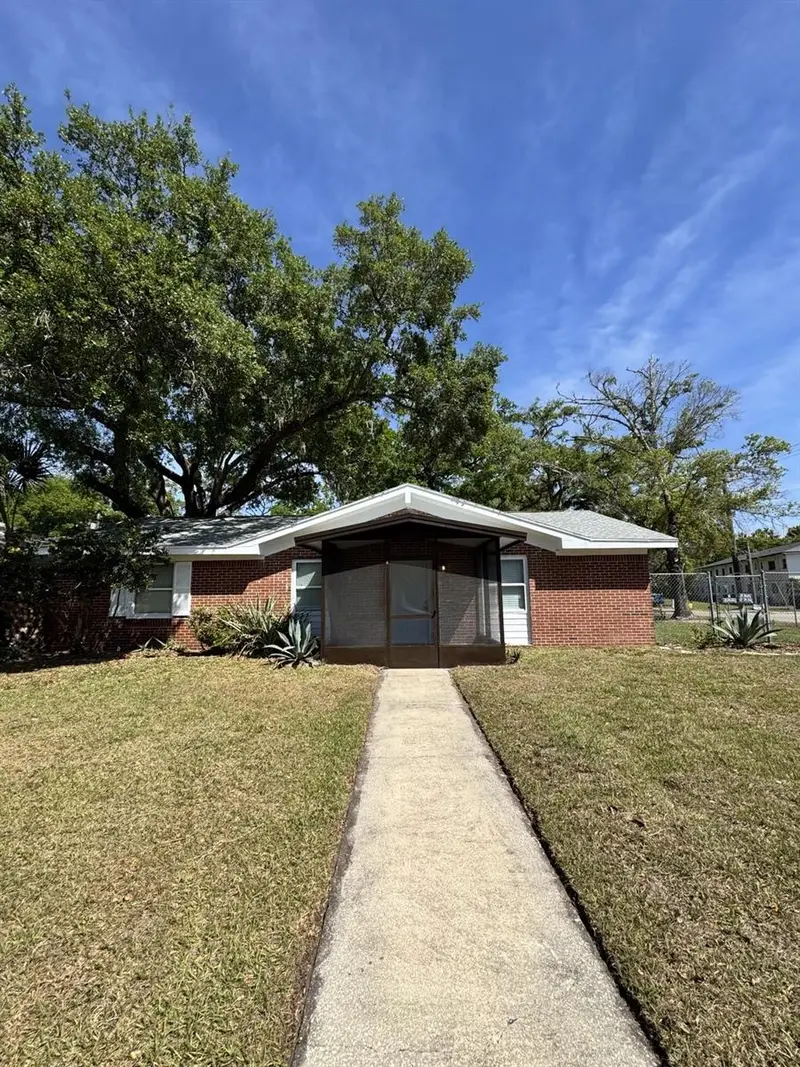 818 E Airport Blvd, FL