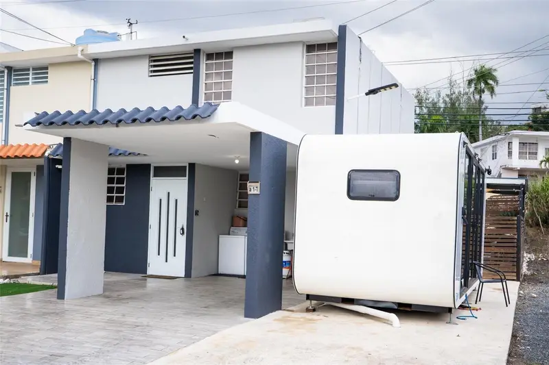 A1-7 Urb. Vista Azul Calle Urayaun, PR