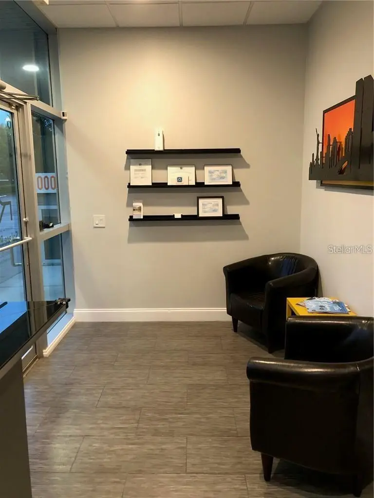 6236 Kingspointe Pkwy #6, FL
