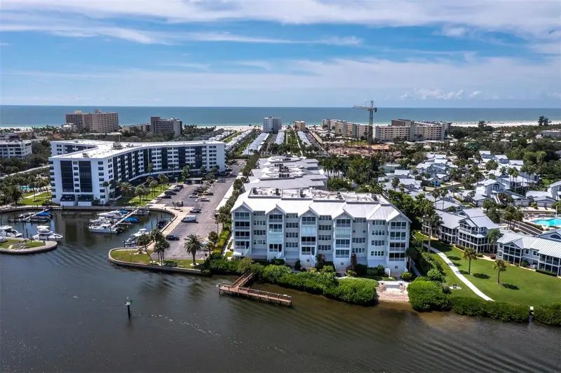 1260 Dolphin Bay Way #301, FL