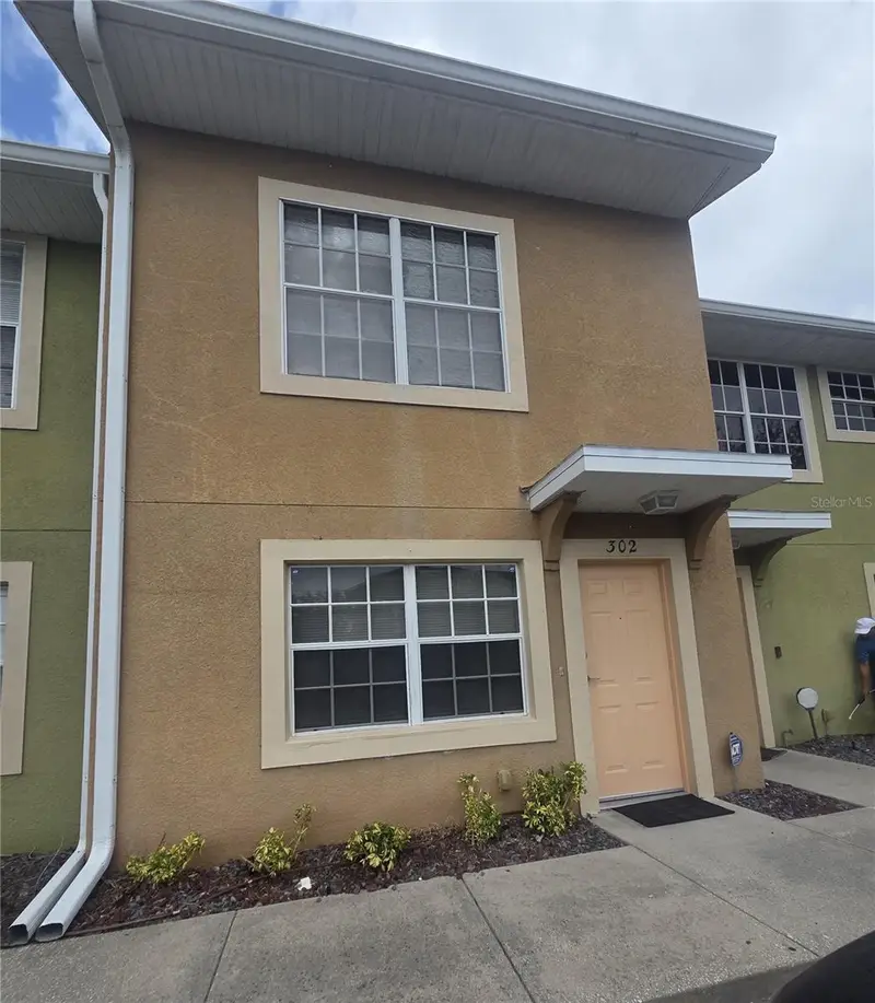 302 Cervantes Dr, FL