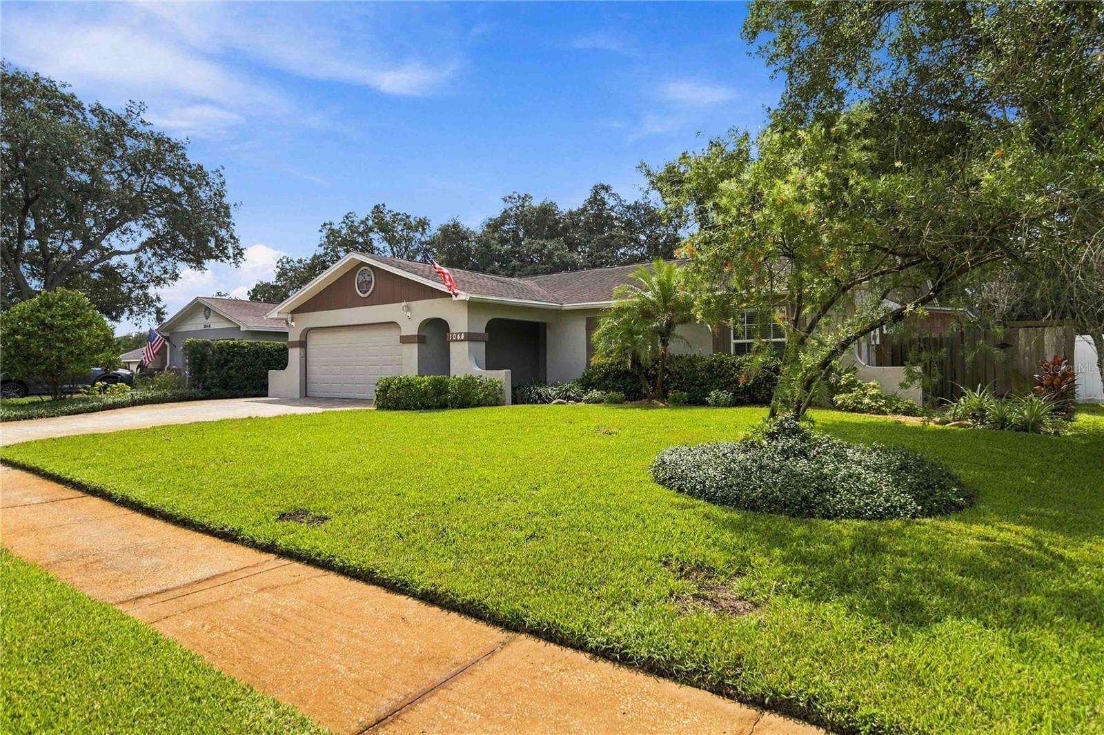 1044 Forest Cir, FL