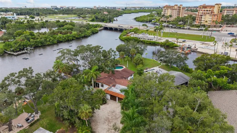 5381 Palos Verdes Dr, FL