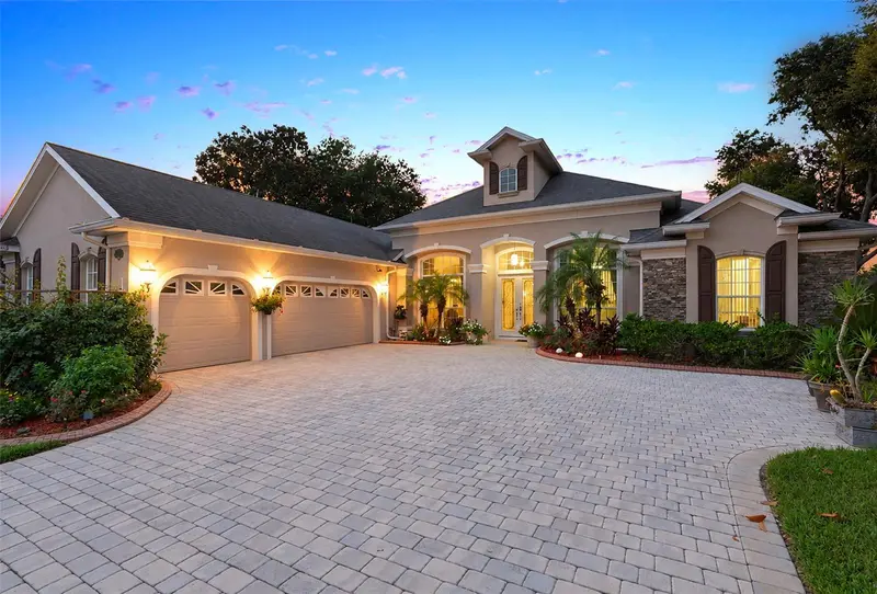 1562 Kennesaw Dr, FL