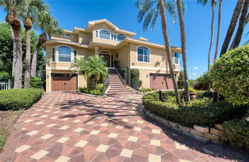 103 Royal Ct, FL