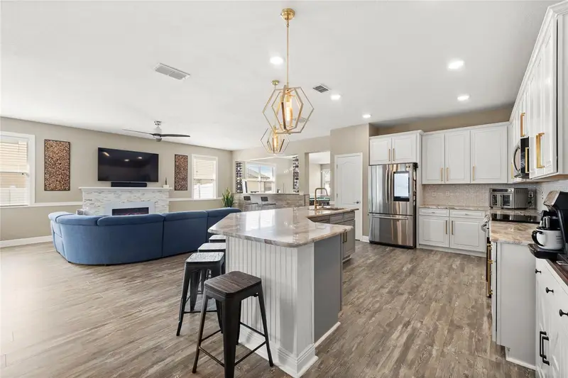745 Cascading Creek Ln, FL