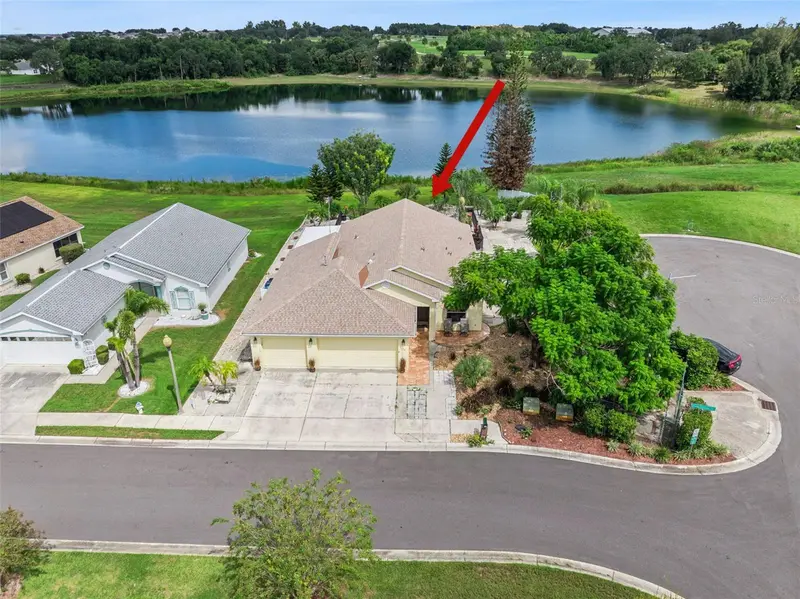 452 Lake Suzanne Dr, FL