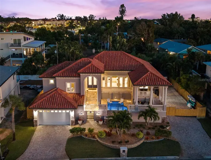 107 Sunset Dr, FL