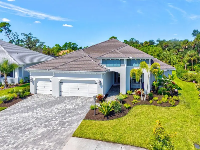 21221 Holmes Cir, FL