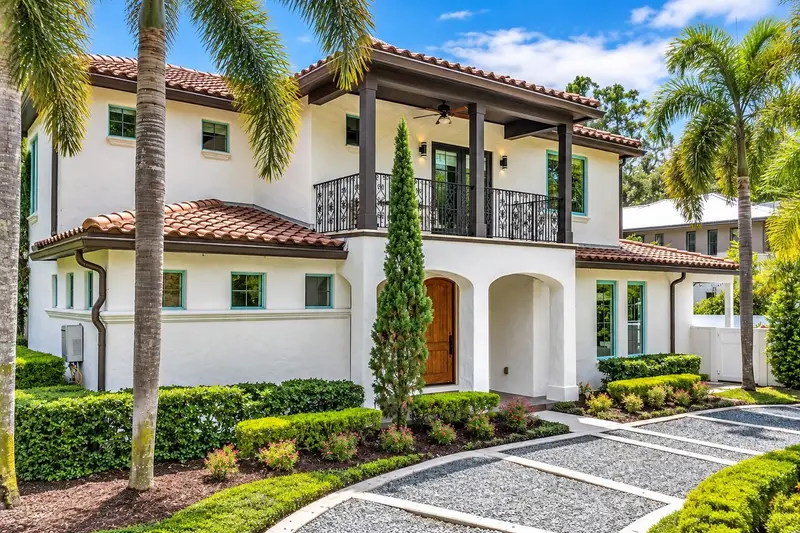2614 Parkland Dr, FL