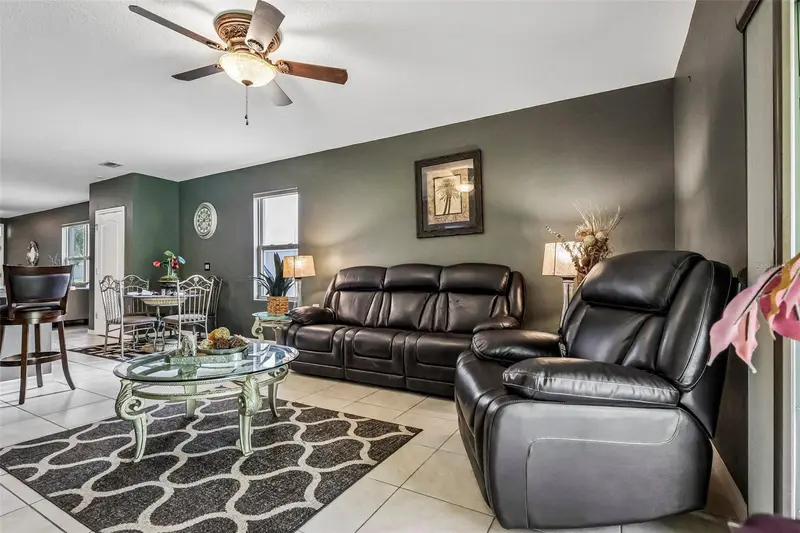 2810 Timber Hawk Cir, FL