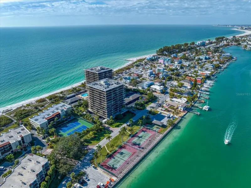 7600 Bayshore Dr #202, FL