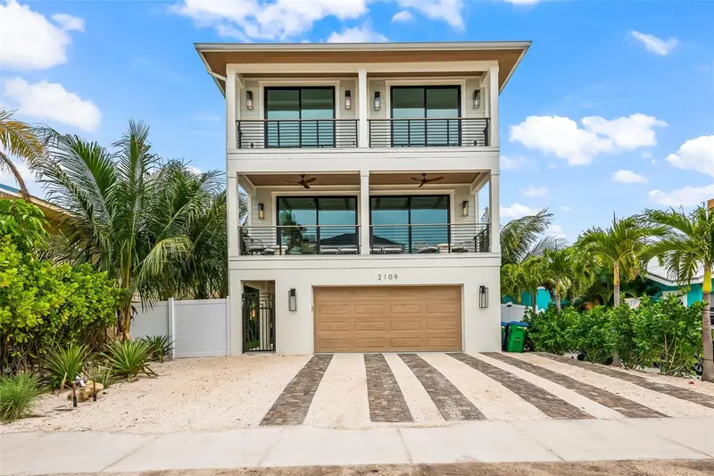 2109 Avenue C, FL