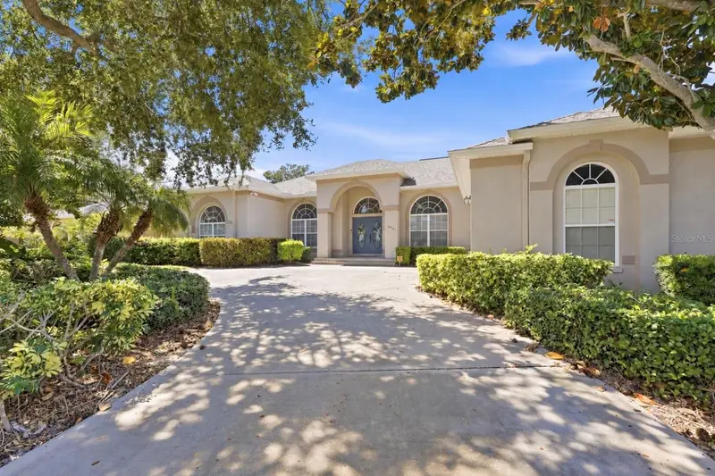 2012 Nw 84th Street Cir, FL