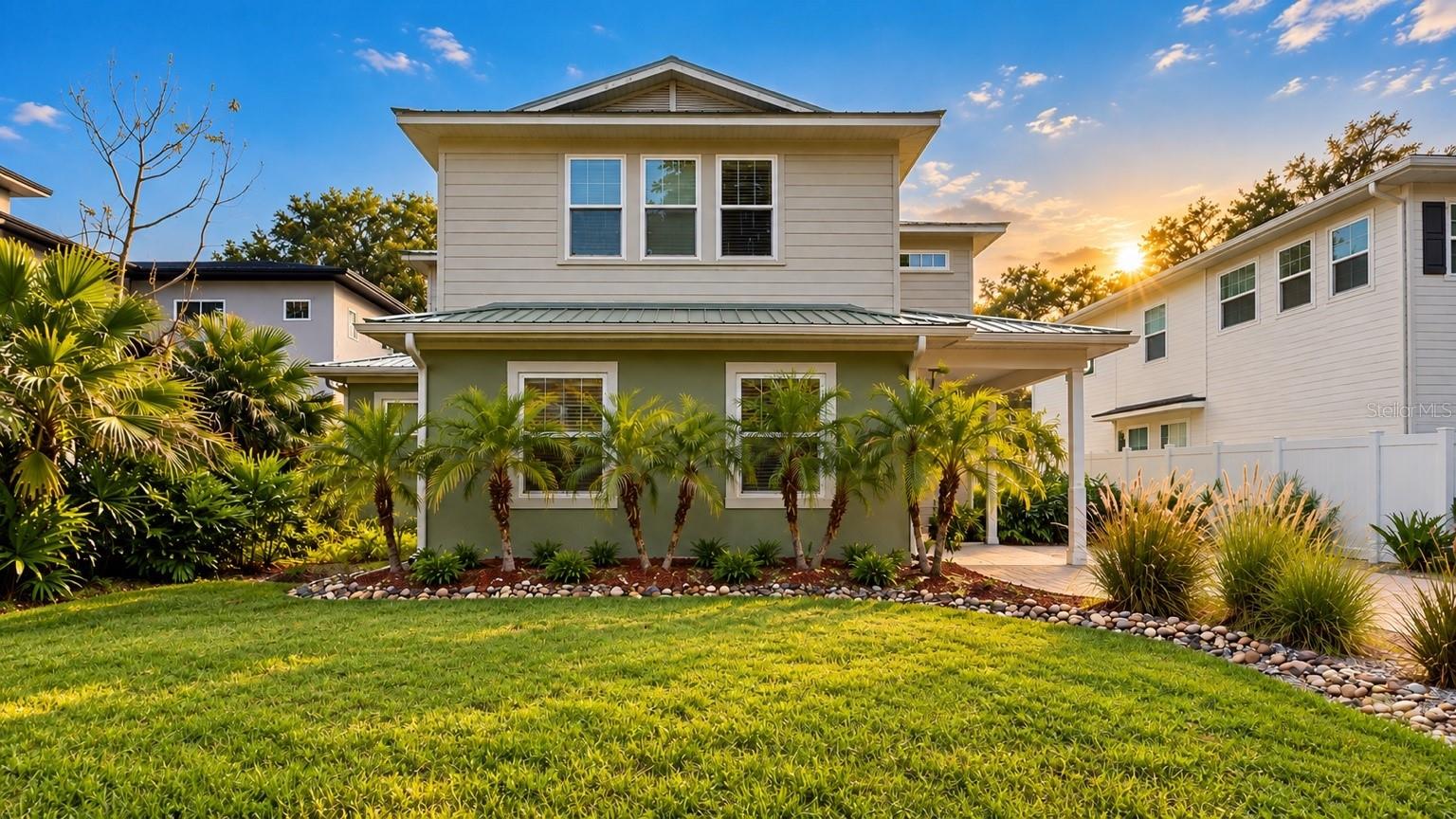 832 Golfview St, FL