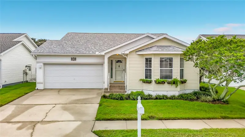 572 Salmon Ct, FL